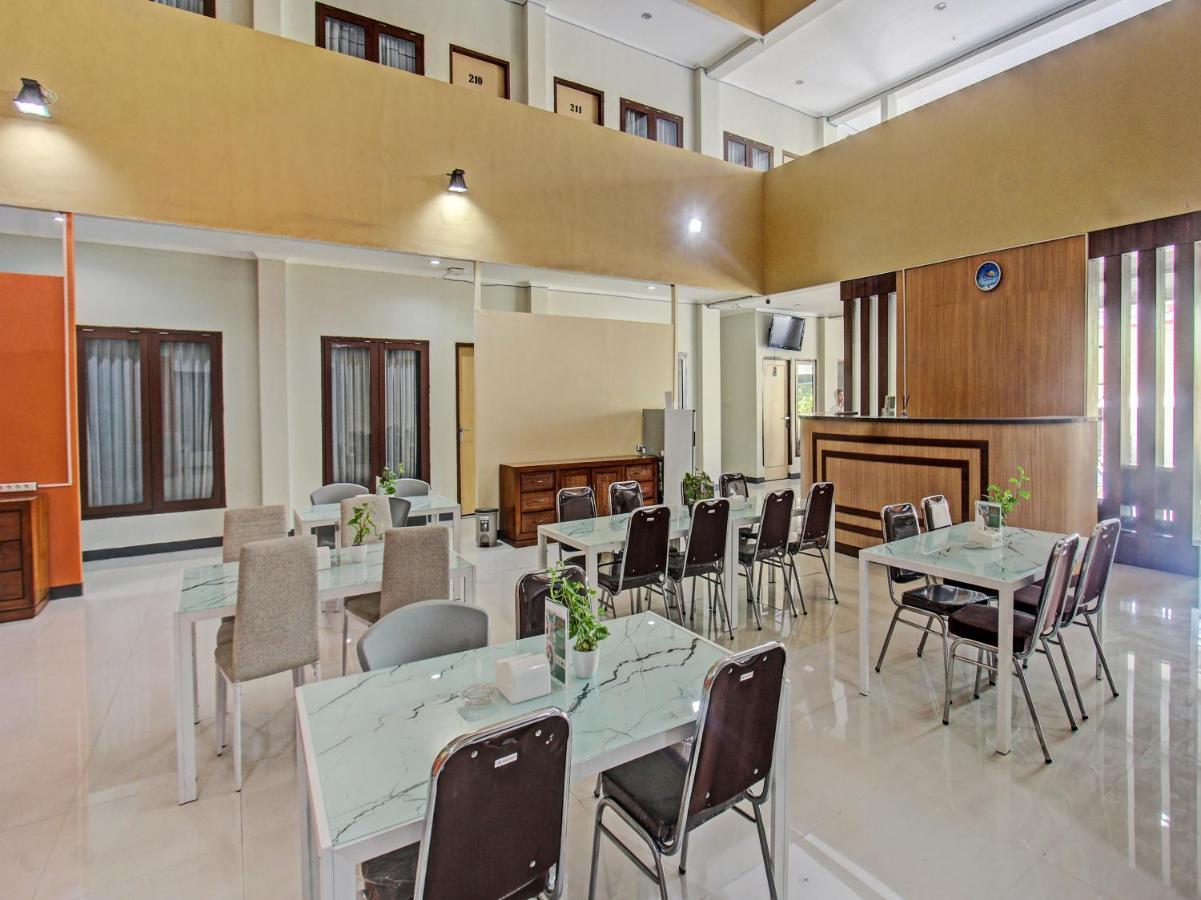 Oyo 91617 Hotel Mutiara Lombok Exterior photo